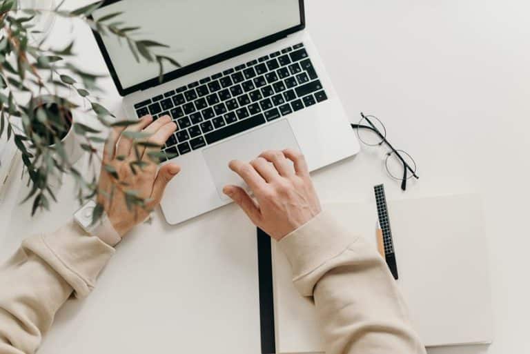 10 Essential Tips for Juggling Freelancing and a Full-Time Job