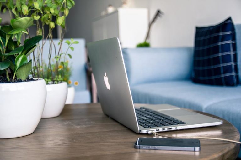 Ultimate Guide: Transition Smoothly Into Digital Nomad Life